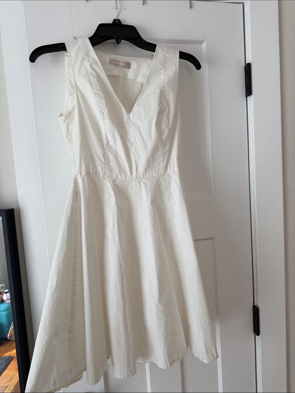 Stefanel White Sleeveless V-Neck Fit-and-Flare Mini Dress